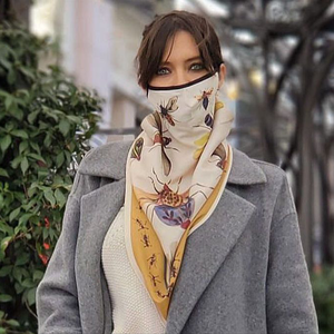 Looking for an original face mask? Sara Carbonero has the Kausi mask-scarf that all 'fashionistas' will want this spring